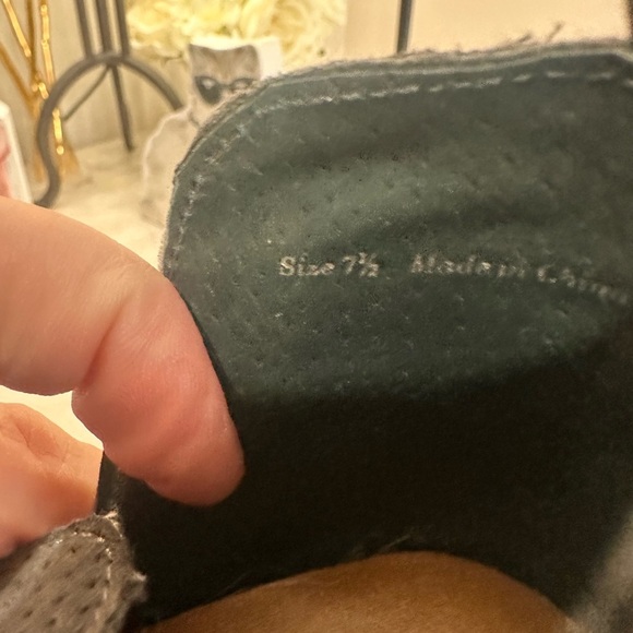 DV8 Women's Blue Suede Ankle Boots size 7.5 - Picture 6 of 6